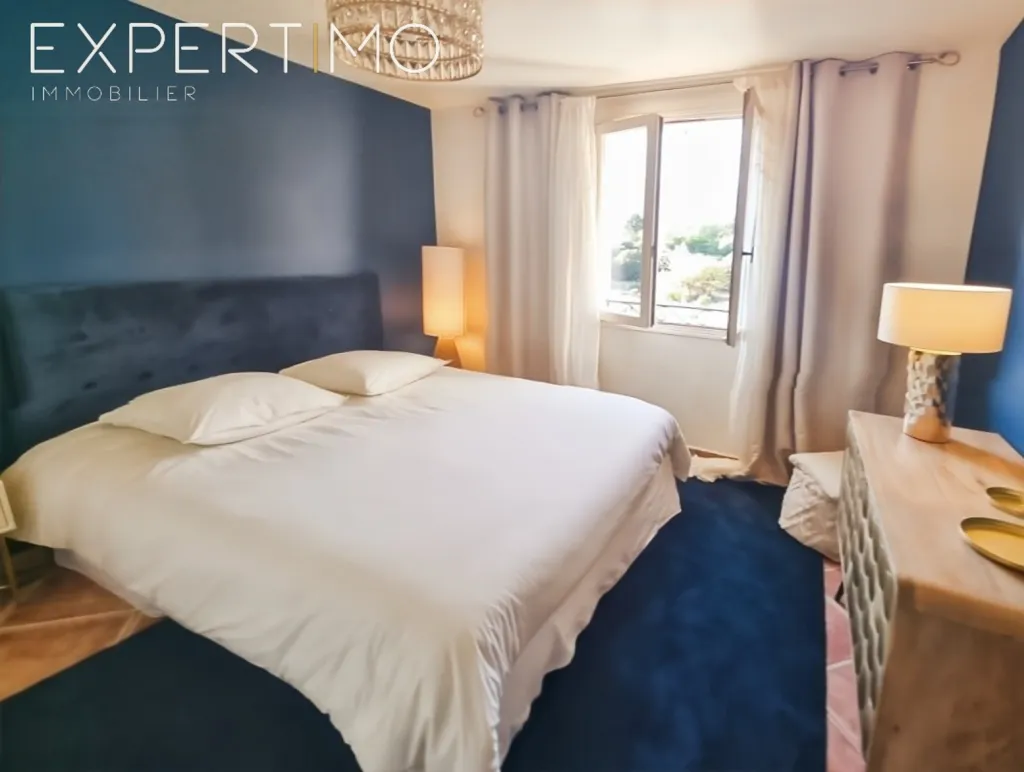 Bedrooms - Luxury Villa with Pool in Rousset