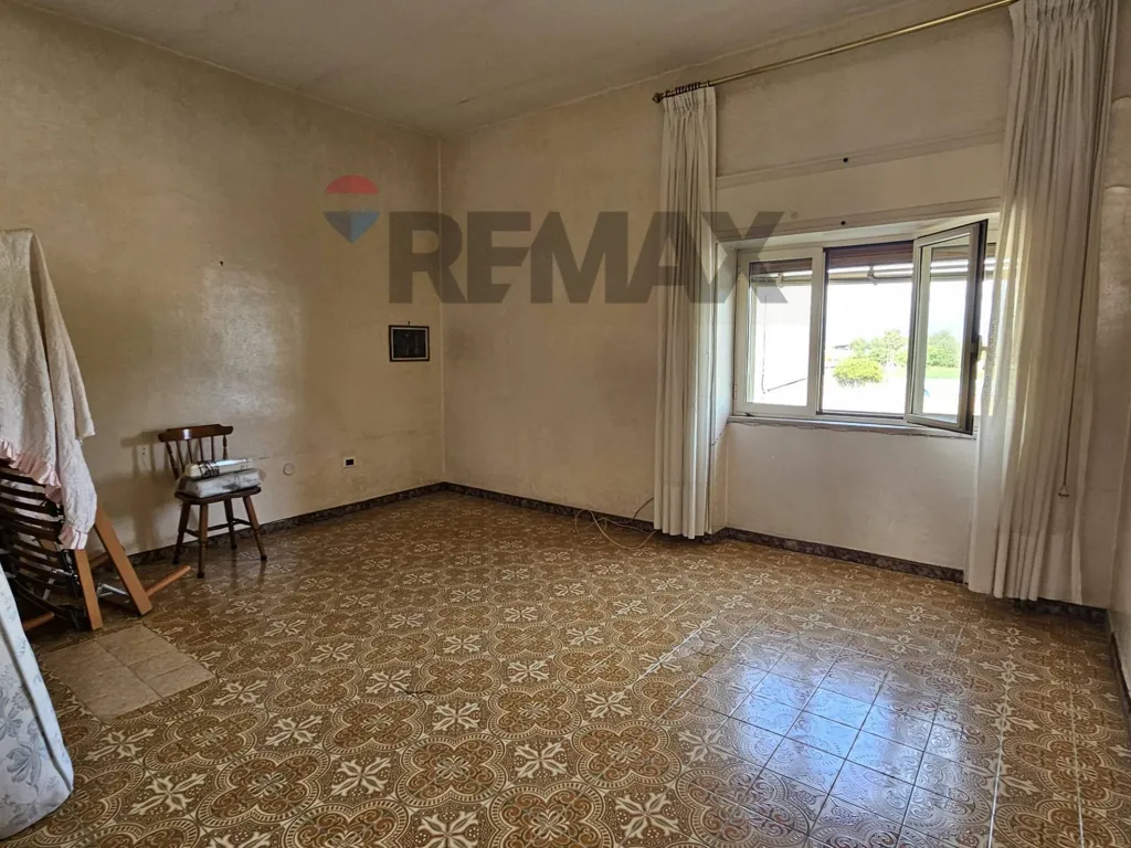 Toad - Three-Bedroom Apartment with Balcony in Afragola