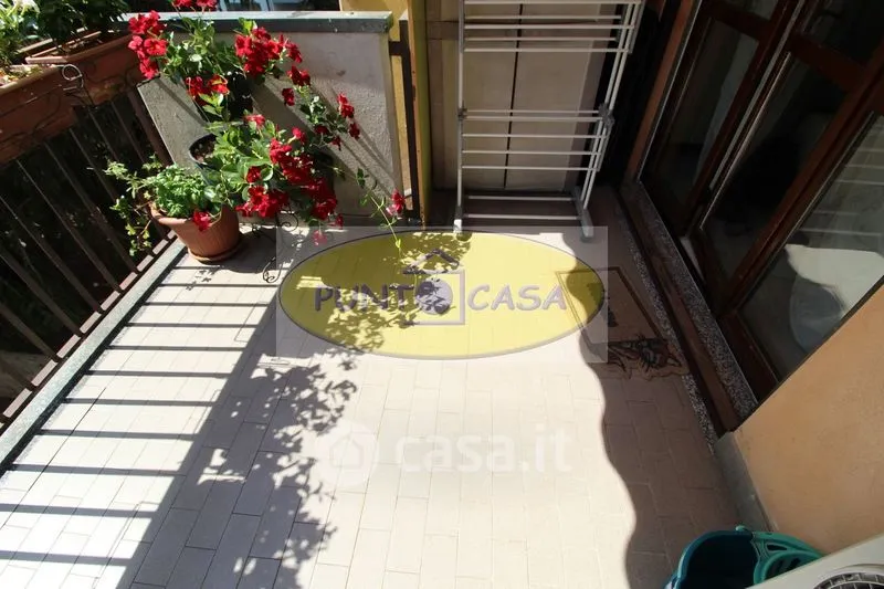 Balcone - Trilocale with Terrace in Borghetto Lodigiano