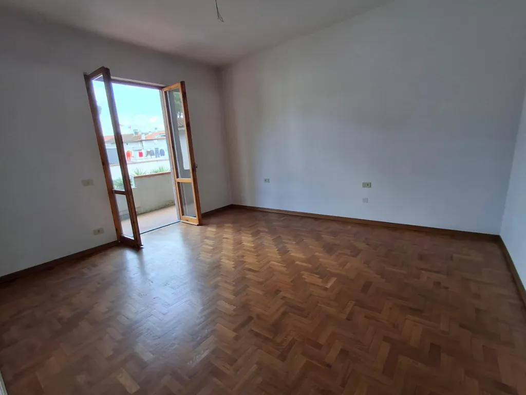 Pièces - Spacious Apartment with Terraces in Empoli