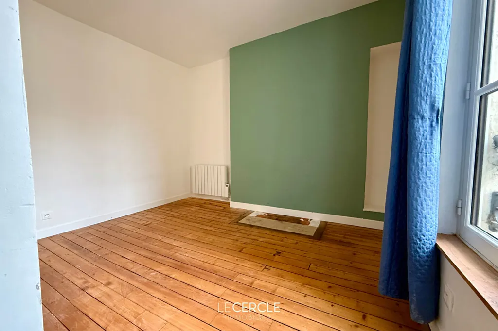 Toad - City Centre House with Three Levels in Senlis