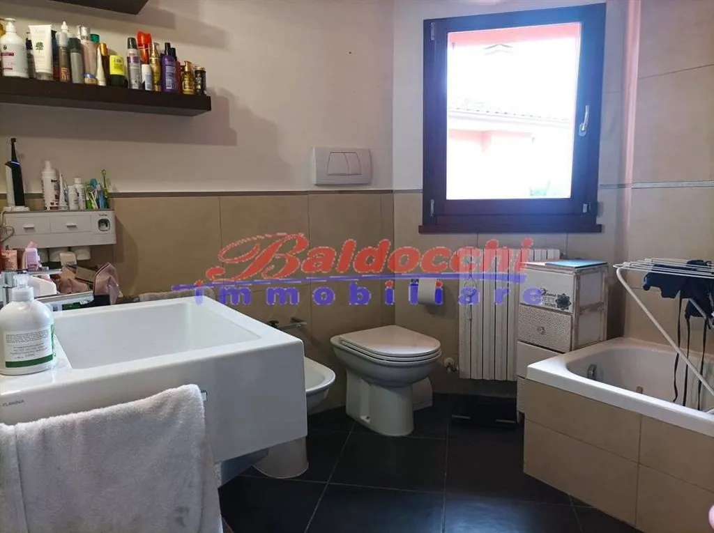 Bagni - Duplex con terrazzo in zona residenziale a Fano