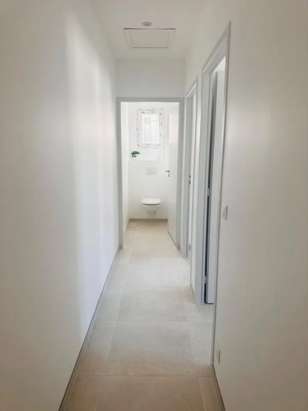 Entrée - Villa de Plain-pied avec Piscine à Bassan