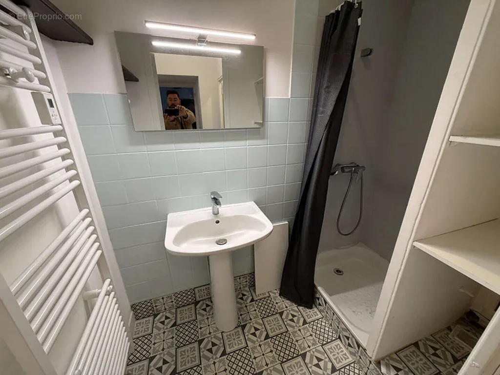 Bathrooms - Renovated House with Garden in Tinténiac