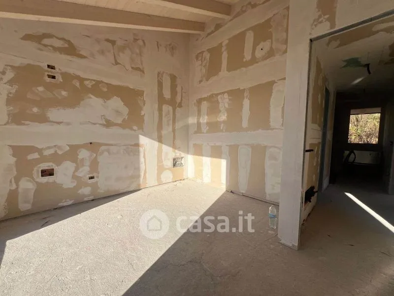 Pièces - Semi-Finished Villa with Private Garden in Sarego