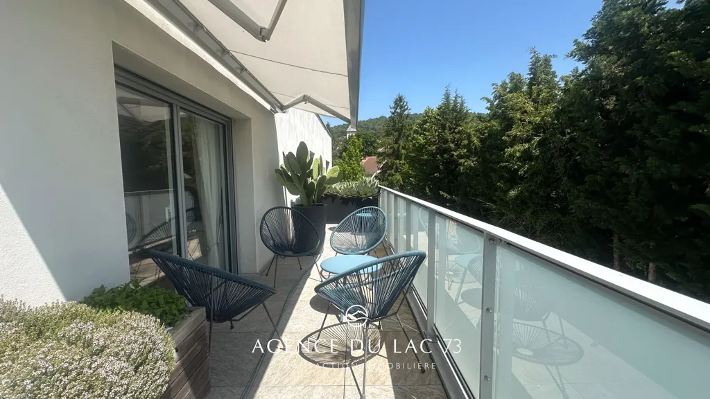 Rõdu - Apartment with Lake View in Brison-Saint-Innocent