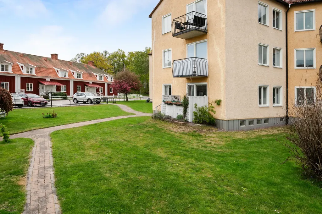 Aed - Two-Room Apartment with Private Terrace in Östergötland