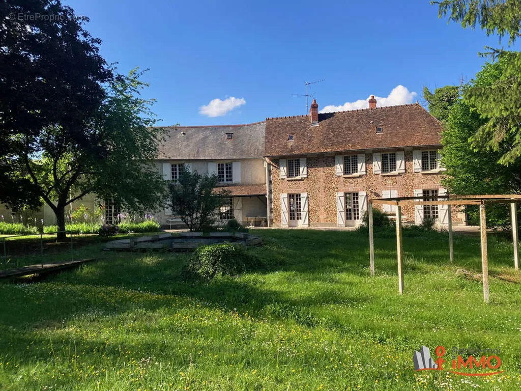 Giardino - Longère with Pool in Sancerre