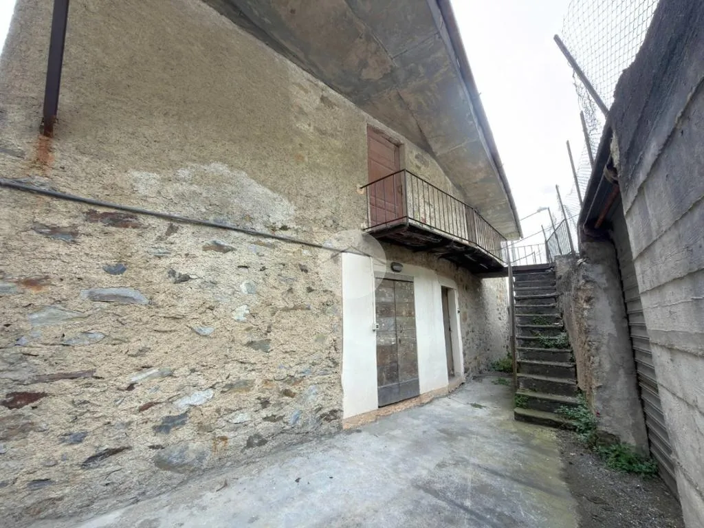 Aed - Independent Rustico with Panoramic Views in Valtellina