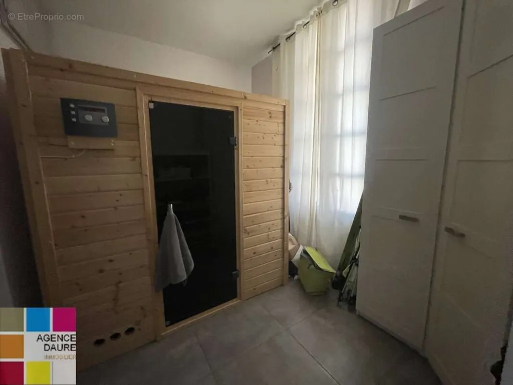 10-toaline maja asukohas Portiragnes