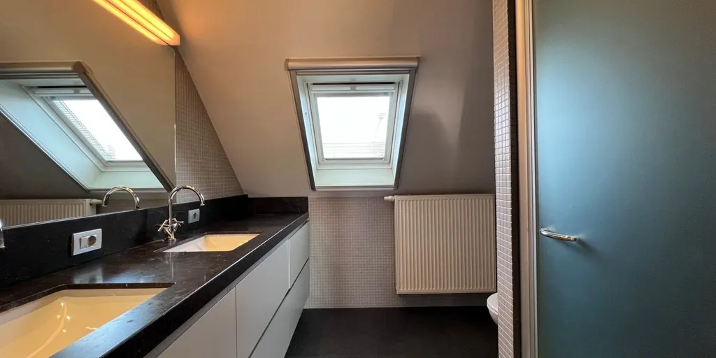 Salles de bain - Maison Polyvalente avec Jardin à Zwevezele