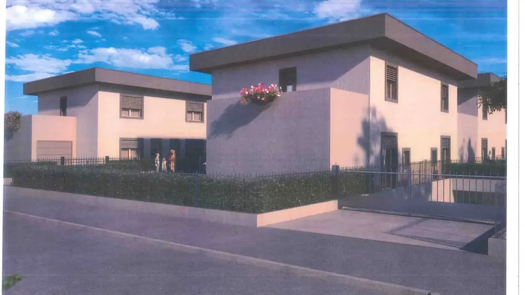 Bifamiliar Villa with Private Garden in Romano di Lombardia