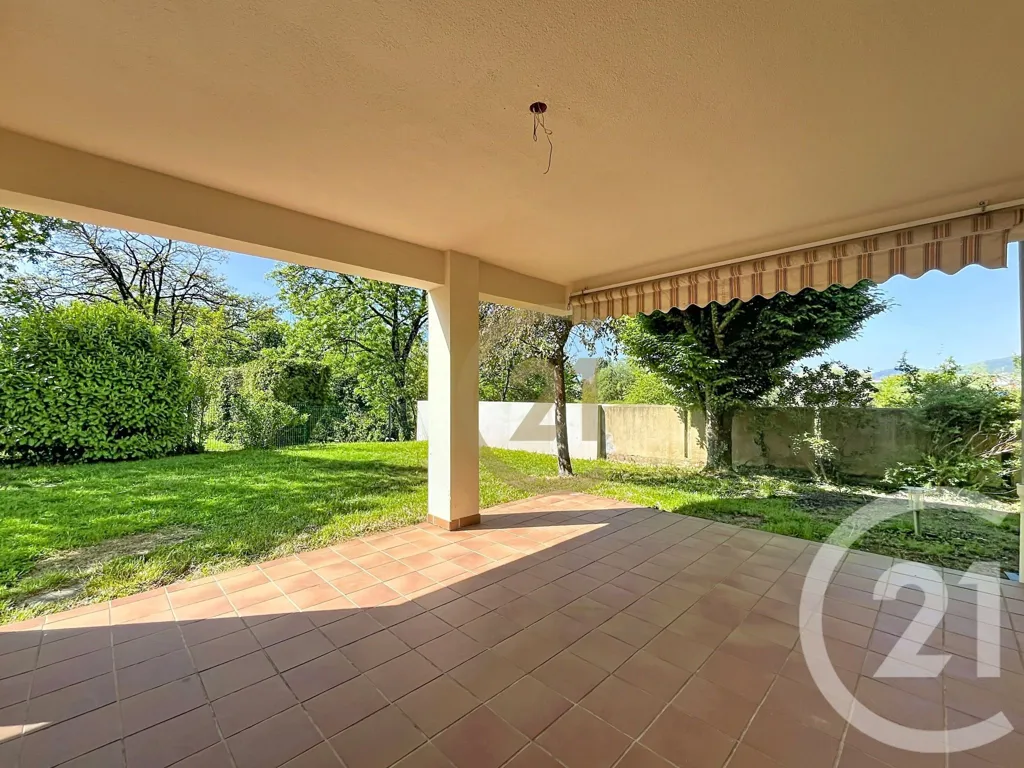 Terrace - Spacious House with Garden near Offemont