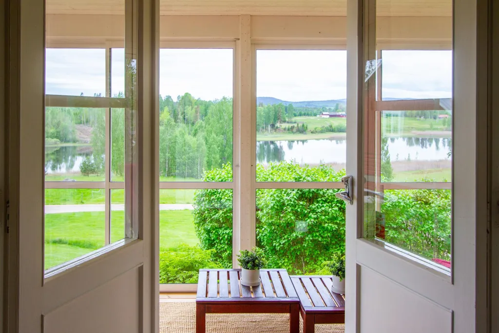 Terrasse - Charming House with Lake View in Röbjörkeby