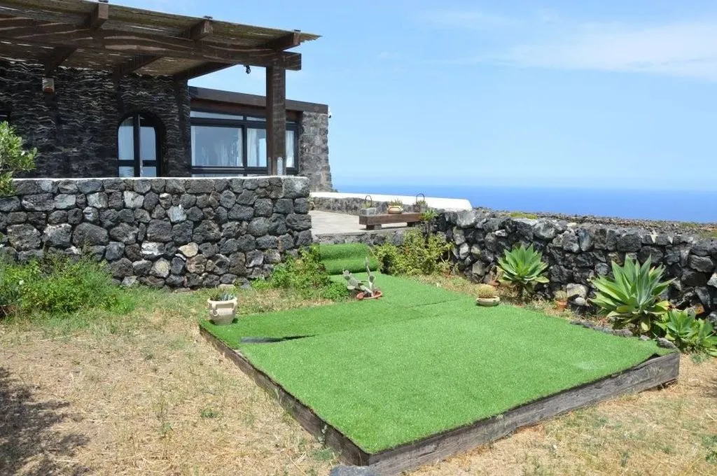 Aed - Luxury Villa with Panoramic Sea View in Pantelleria
