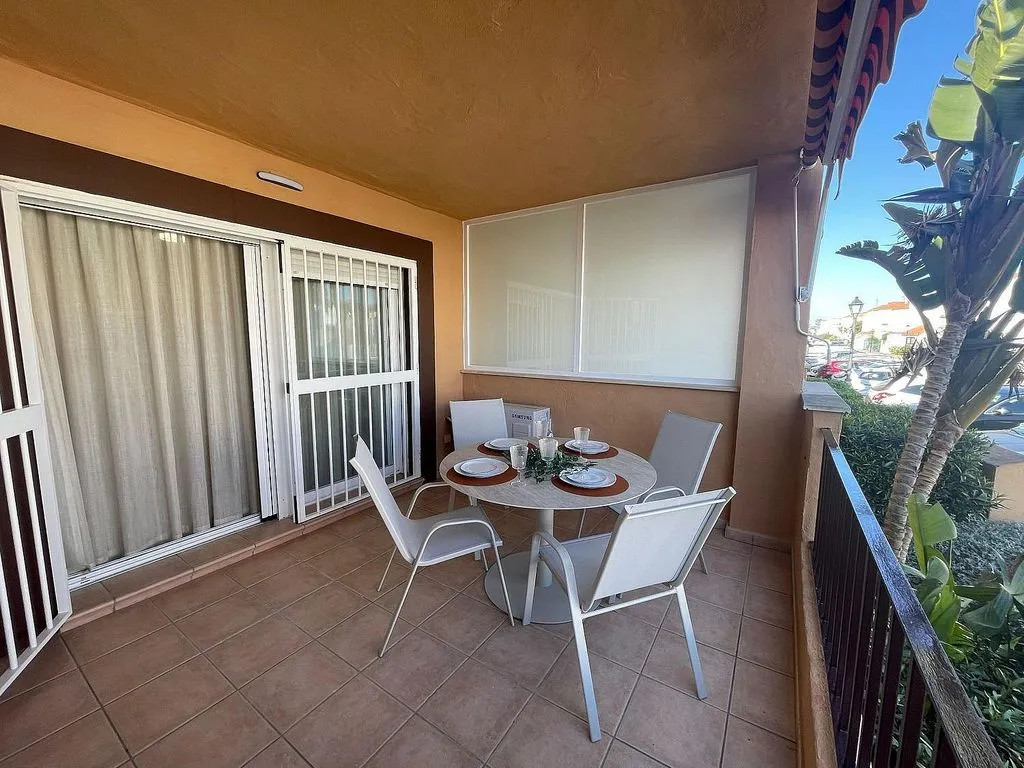 Terrass - 1-Bedroom Apartment with Pool in Casares