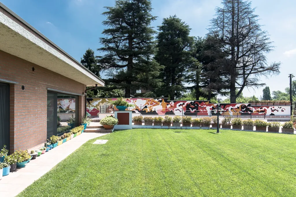 Garden - Luxury Villa with Indoor Pool in Pantigliate