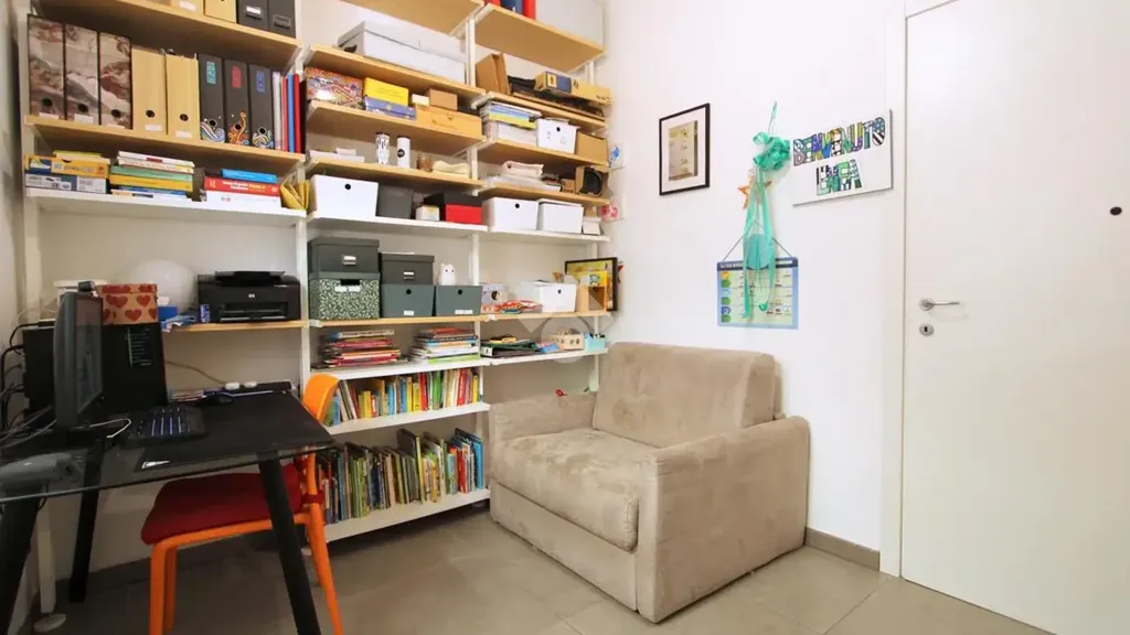 Office - Rustic Detached House with Garden in Bareggio