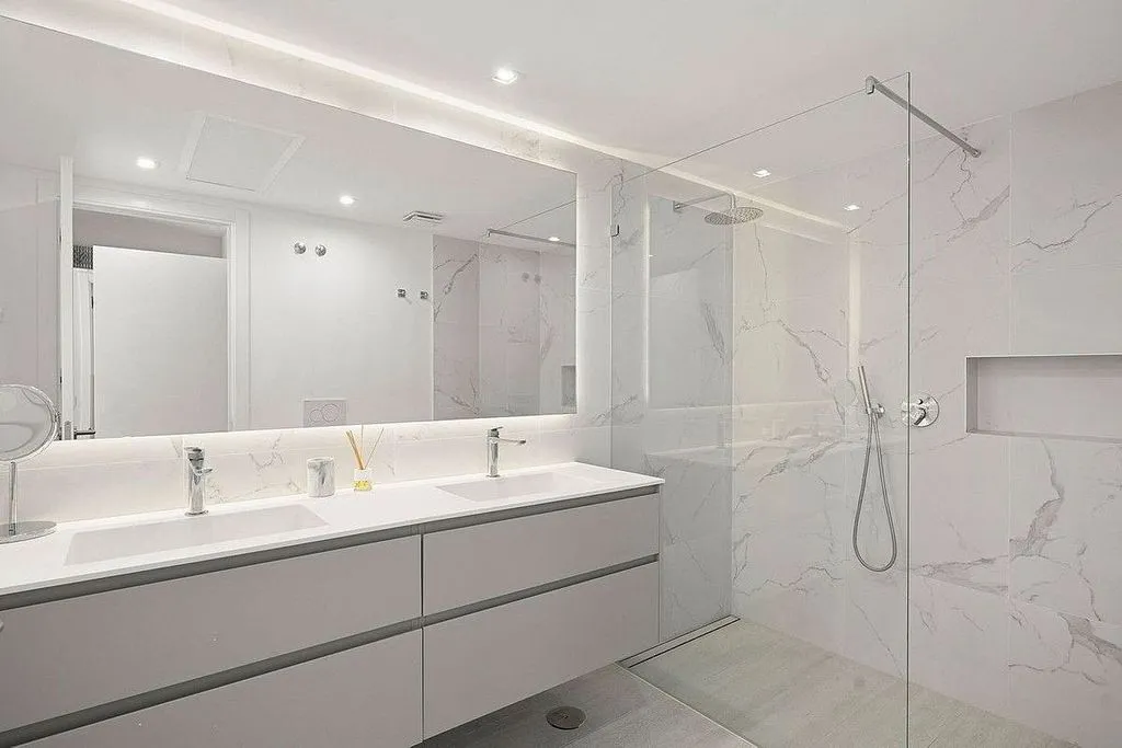 Salles de bain - Chalet with Pool and Terrace in Old Town
