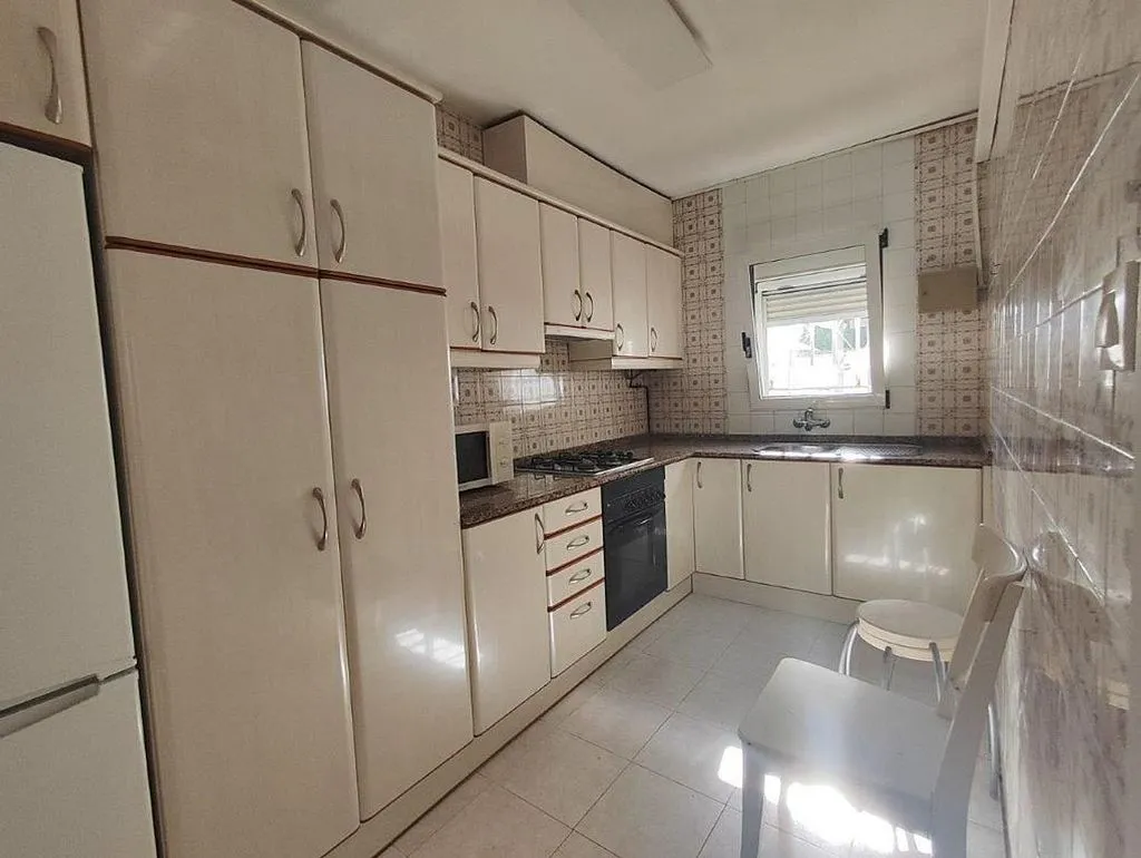 Kitchen - Semi-Detached House Near Beach in Dénia
