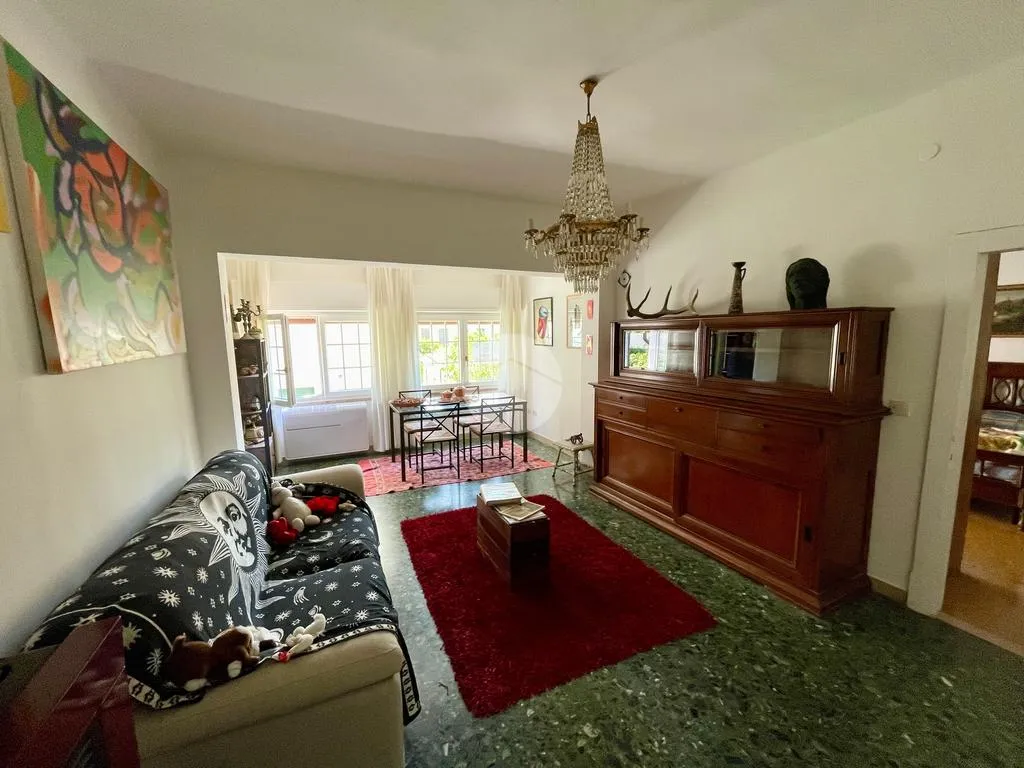 Soggiorno - Spacious 2-Bedroom with Private Courtyard in Garda
