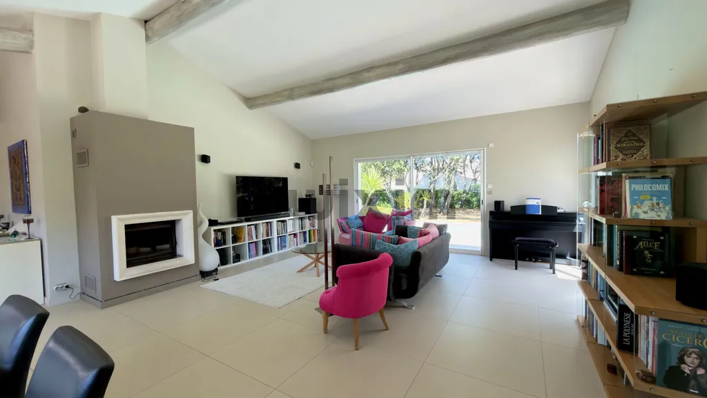 Soggiorno - Spacious Villa with Pool near Nîmes
