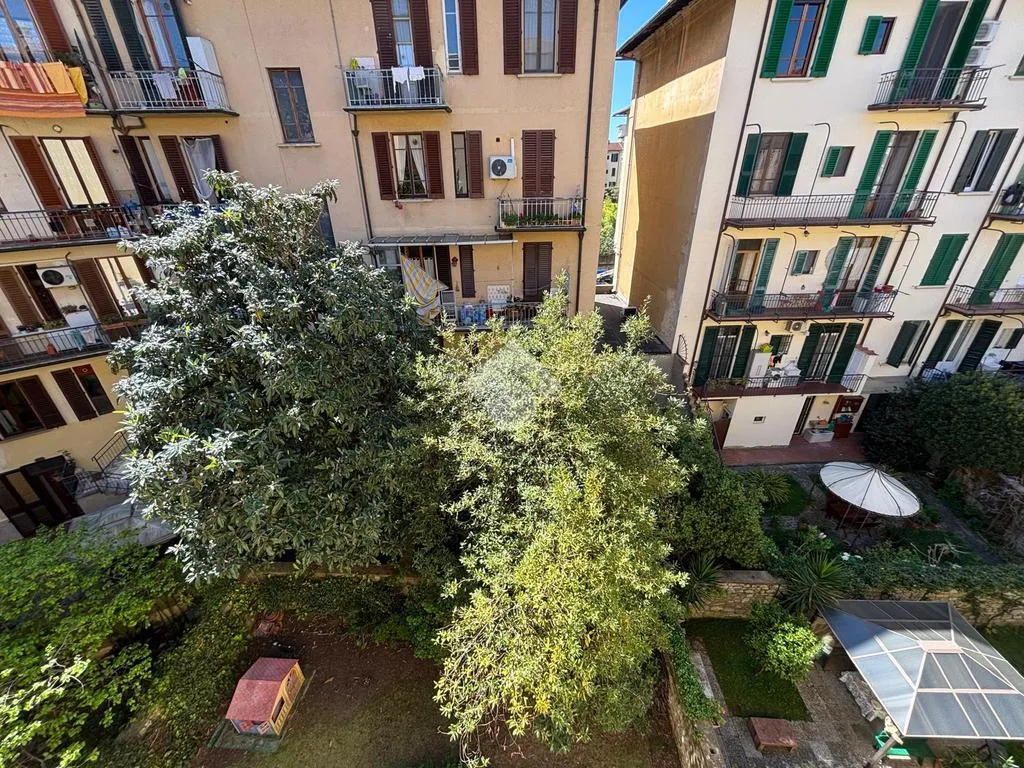 Jardin - 1930s Apartment with Balcony in Florence