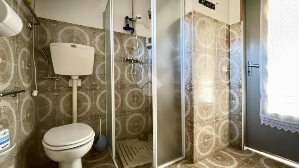 Salles de bain - Semi-detached House with Garden in Nimis
