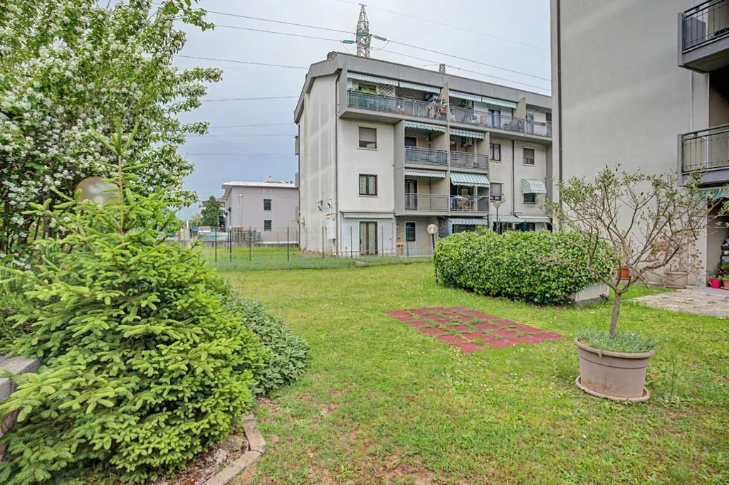 Jardin - Two-Level Apartment with Garden in Verona