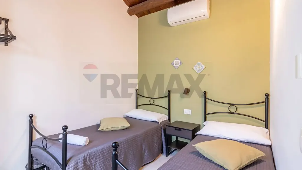Chambres - Fully Rented Building in Ragusa Centre