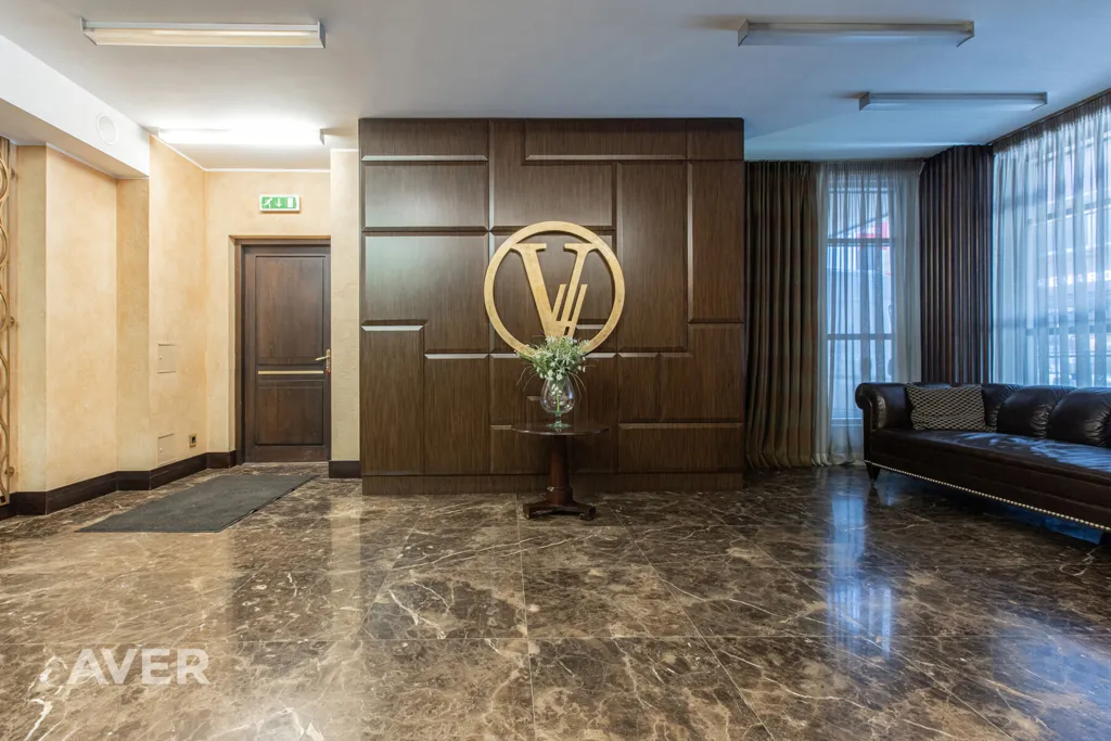 Entrée - 4-Bedroom Apartment with Historical Features in Old Riga