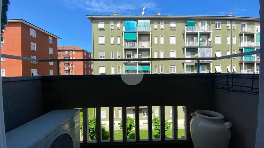 Balcon - 2-Bedroom Flat with Balcony in Milan