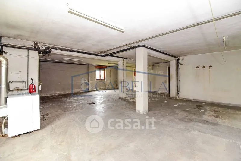 Garage - Villa with Private Garden in Limbiate