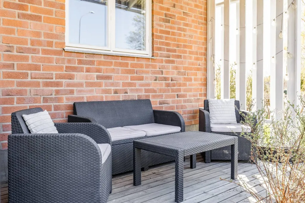 Terrass - Charming Villa with Garden in Knutsbovägen