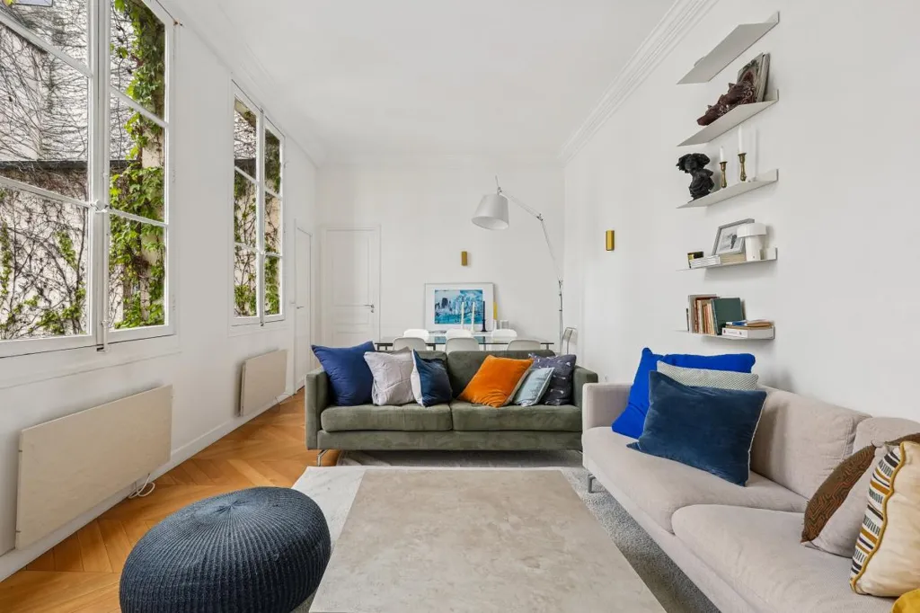 Séjour - Appartement Meublé avec Vue Dégagée à Paris 6ème