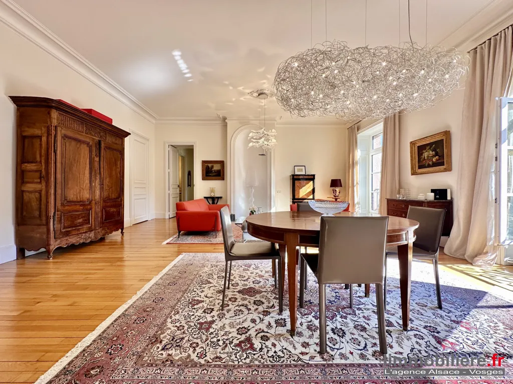 Sala da pranzo - Luxury Flat with Park Views in Saint-Dié-des-Vosges