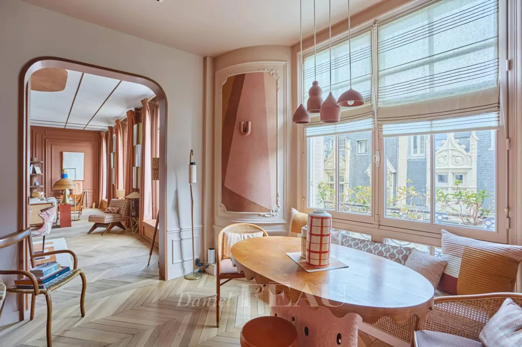 Dining Room - Luxury Flat with Balcony in Paris