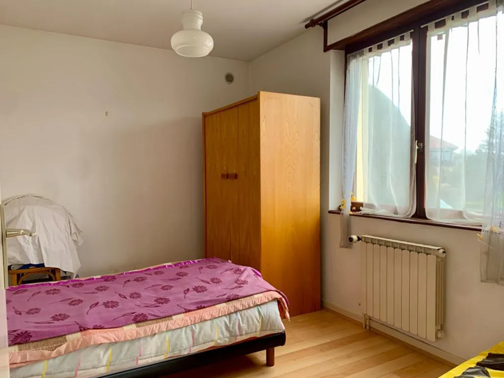 Chambres - Maison au Calme avec Terrain Clos à Proximité des Commodités