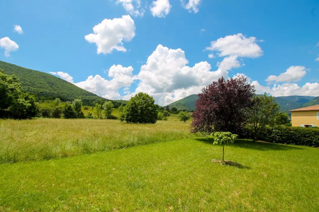 Jardin - Villa de Plain-pied avec Vue Montagne à Montbrun-les-Bains