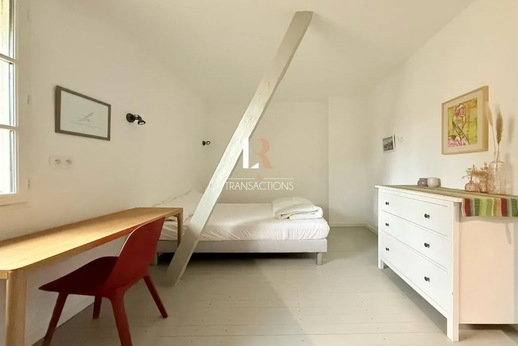 Chambres - Immeuble avec Appartements et Garage à La Rochelle