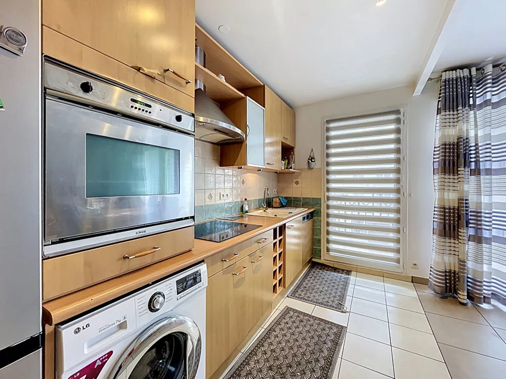 Cuisine - Appartement 4 Pièces avec Terrasse à Châtillon