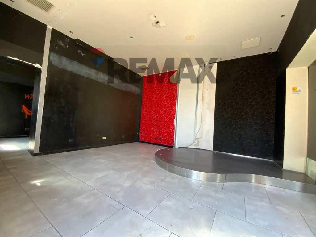 Toad - Commercial Space with 6 Windows in Busto Arsizio