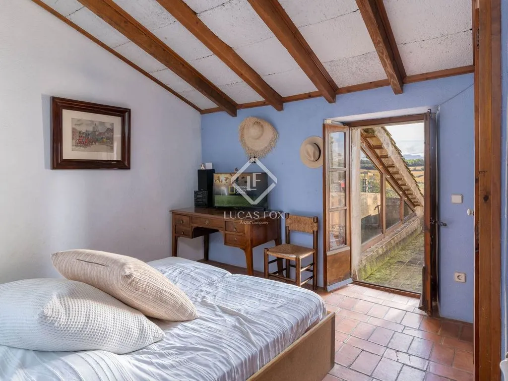 Bedrooms - Traditional Stone Cottage with Pool in Bàscara