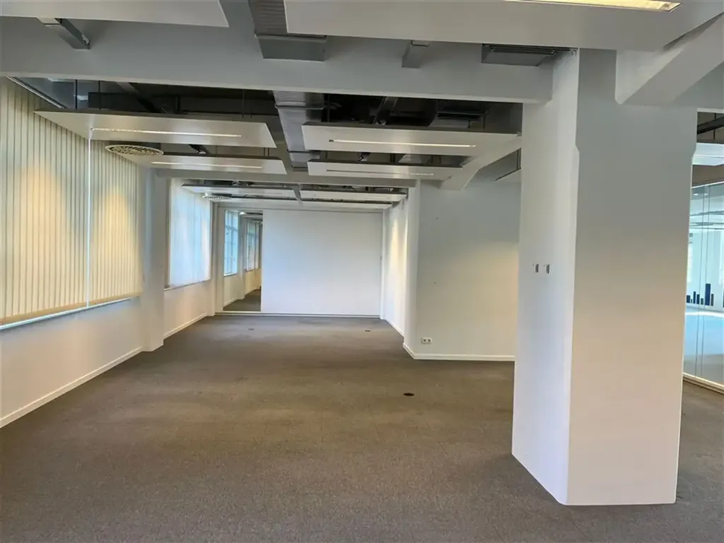 Bureau - Locaux de Bureau Rénovés près de la Gare de Louvain