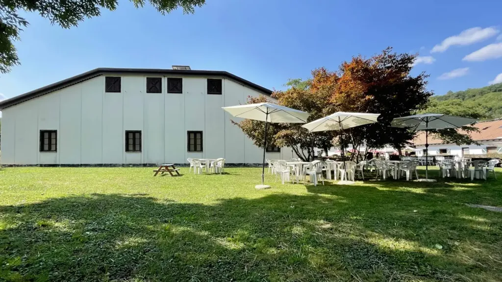 Villa with Equestrian Centre in Ameno