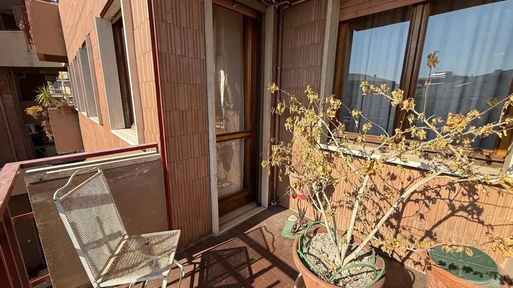 Balcon - Spacious Apartment with Balconies in Caserta