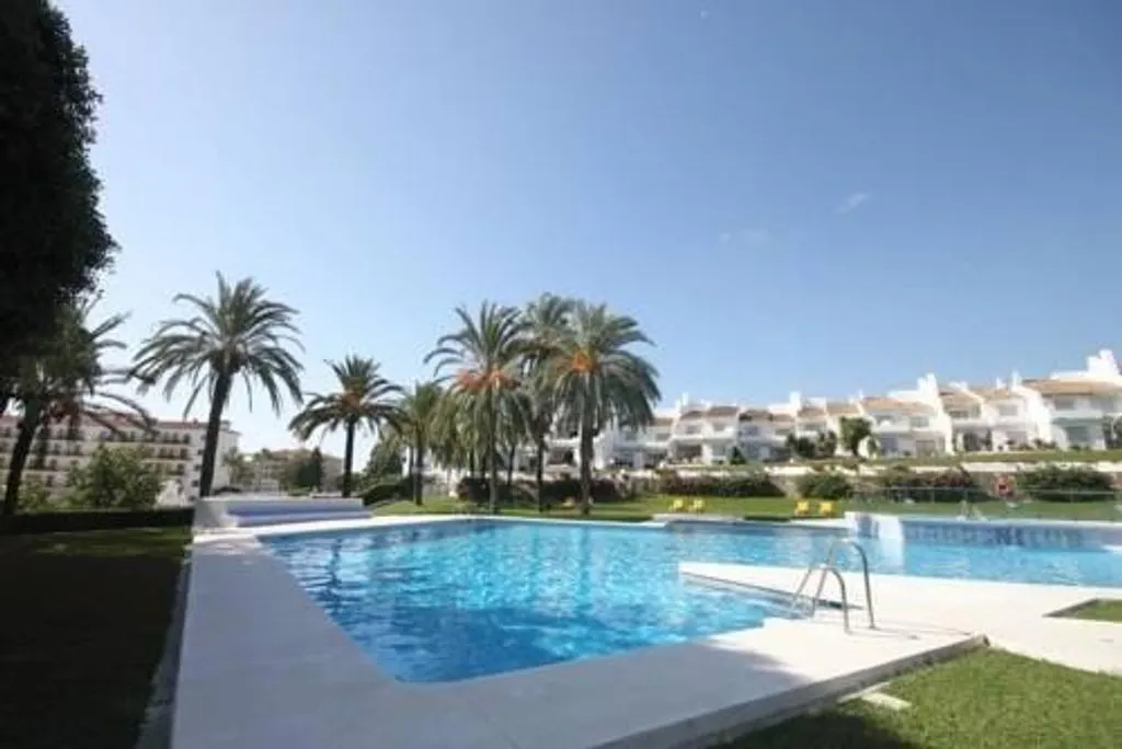 Piscine - Apartment with Pool in Nueva Andalucía