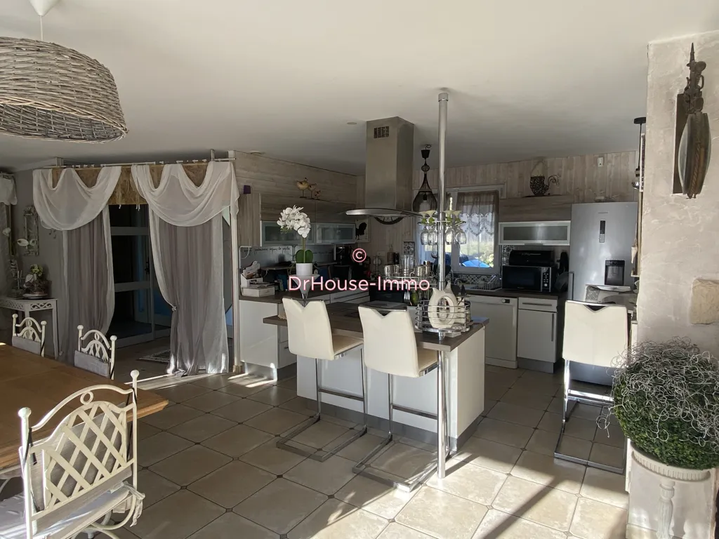 Cuisine - Maison avec Jardin et Terrasse à Beaumont Saint Cyr