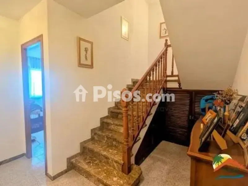 Pièces - Chalet with Sea Views and Pool in Mont Ferrant