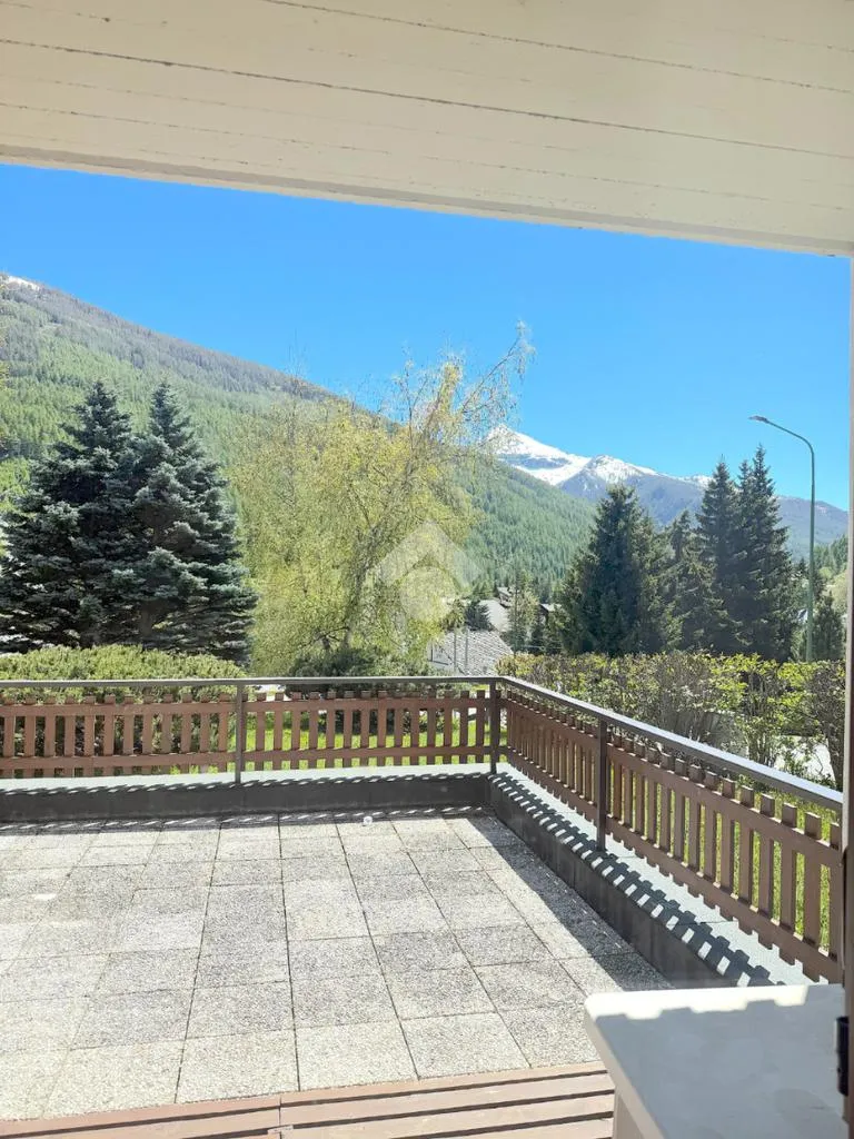 Terrass - 2-Bedroom Apartment with Private Terrace in Pragelato